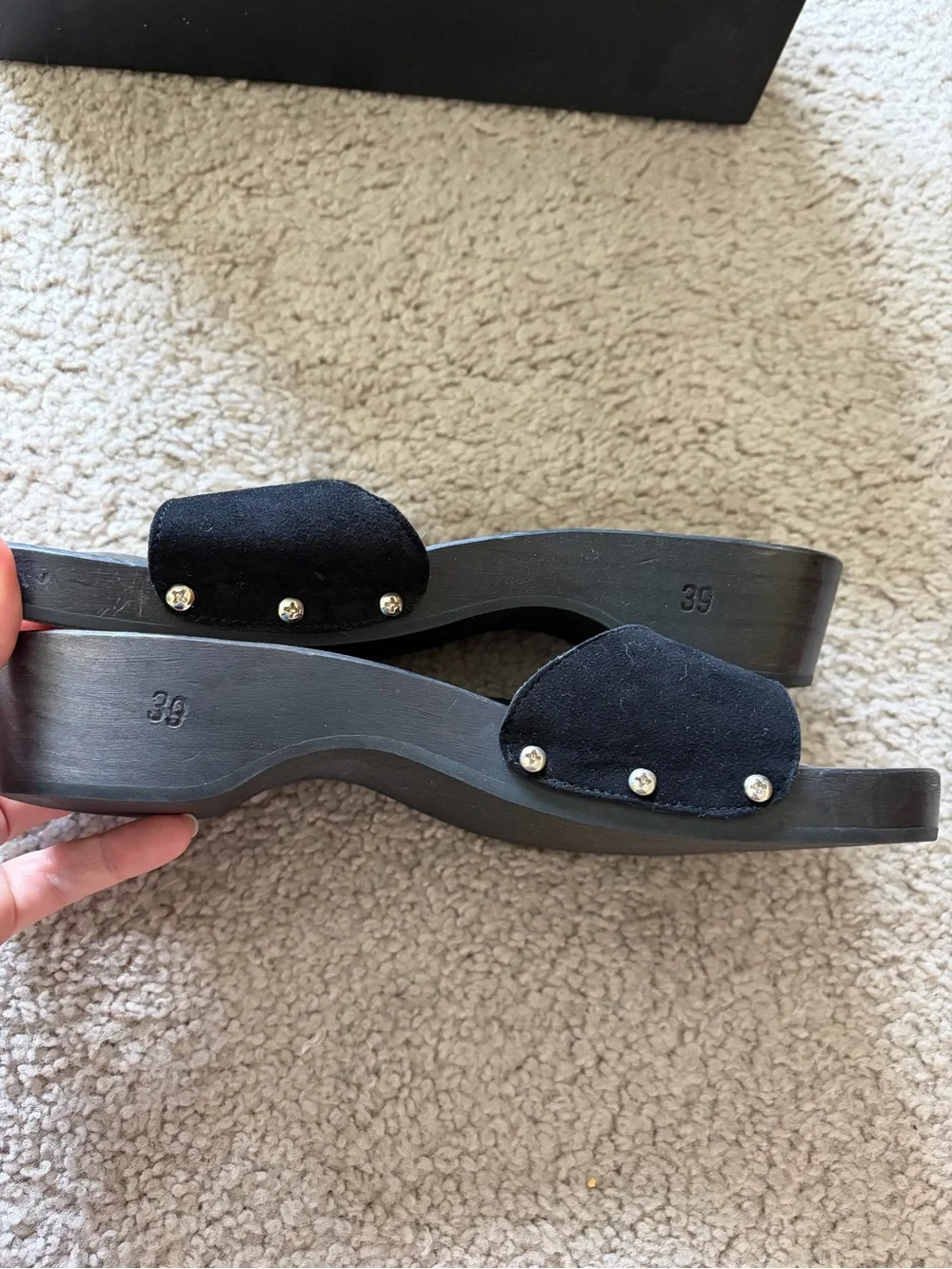 VTG Chanel suede/wood sandals